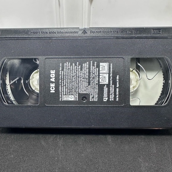 Ice Age VHS 2002 Includes Bonus Scrats Missing Adventure VGC 20 Century Fox - Picture 5 of 11